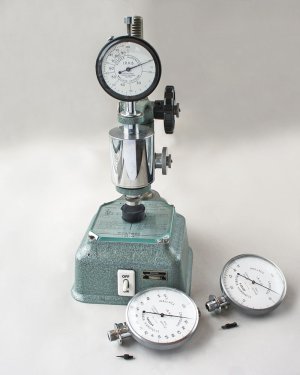 This is a hardness tester for the International Hardness Degree scale normal, IRHD-N. It was manufactured by Wallace Co, UK, in the mid-60-ies.