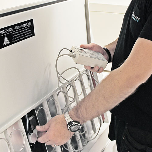 Service av Q-Labs utrustning